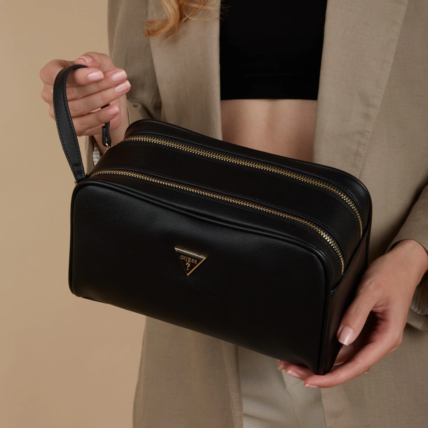 GUESS Trousse Zwarte Toilettas PW1577-P3381-BLA - Image 3